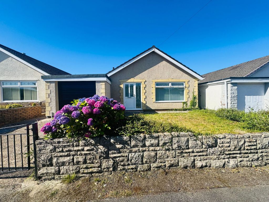 Property photo 2 of 22