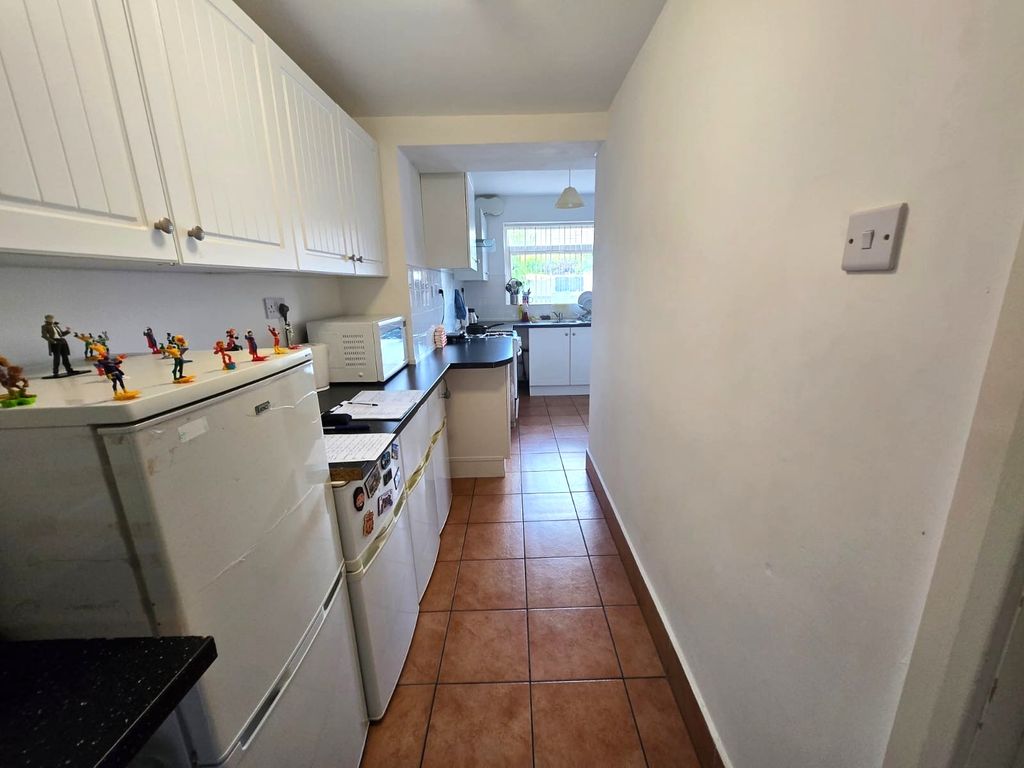 Property photo 2 of 12 Kitchen 2 Use