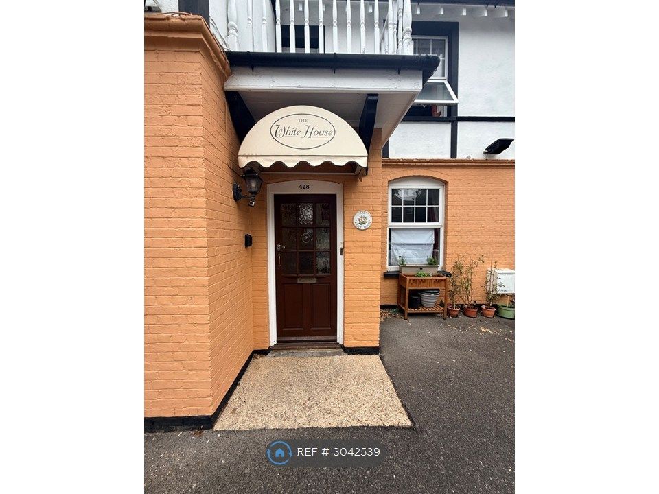 Property photo 2 of 15 Front Entrance Doot