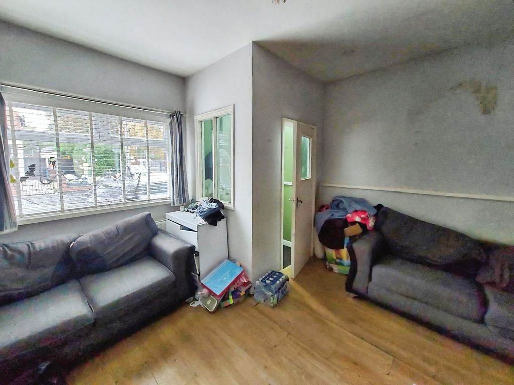 Property photo 2 of 10 Picture No. 11