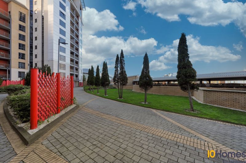 Property photo 3 of 11 Photo 12