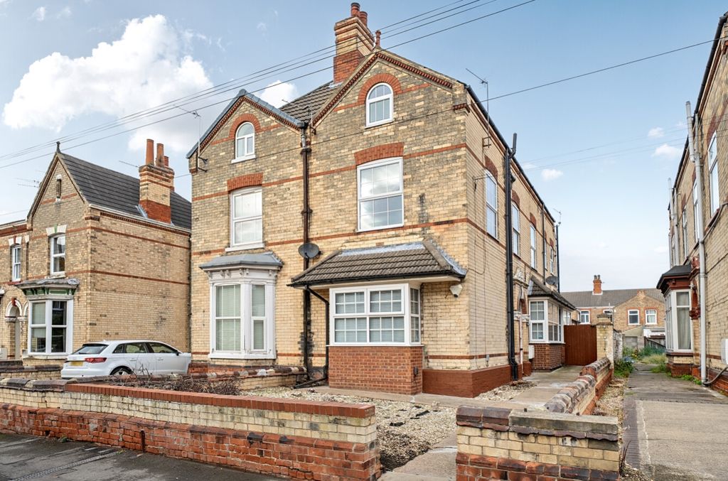 Property photo 1 of 10 1376708-10-690B4c540790B