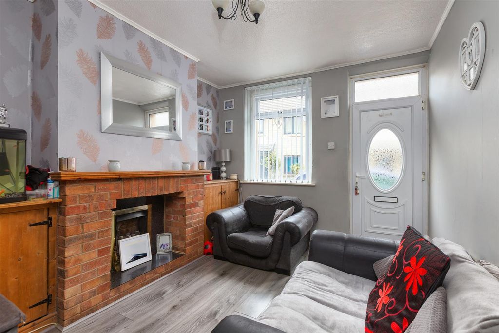 Property photo 3 of 11