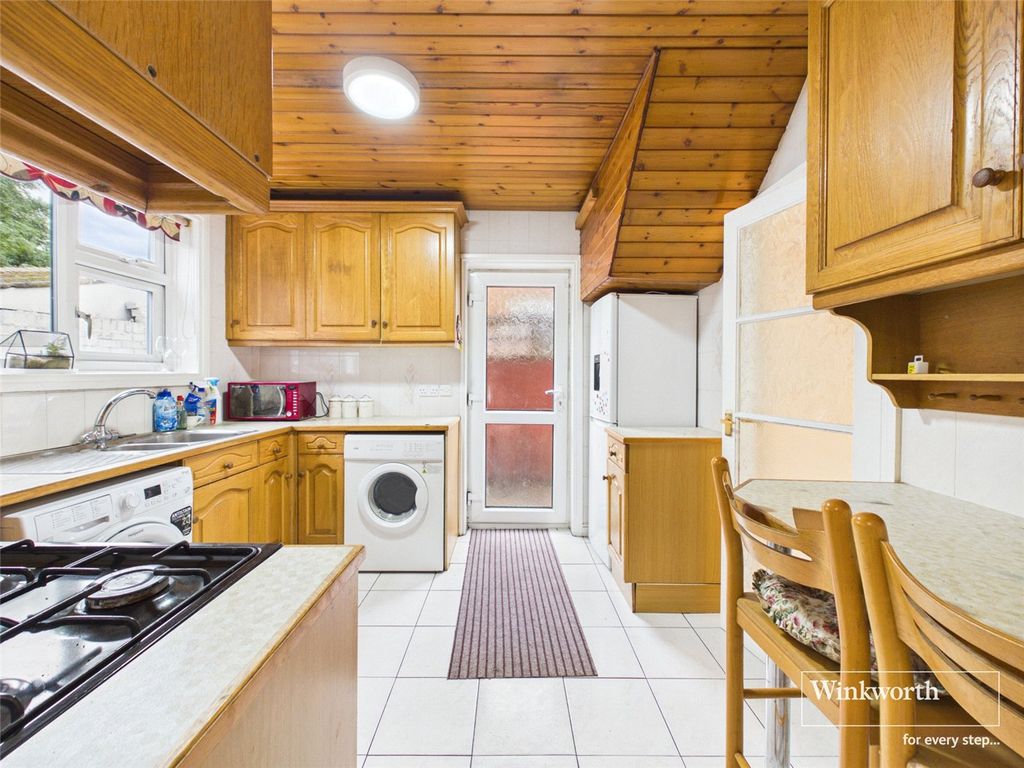 Property photo 3 of 22 Kitchen