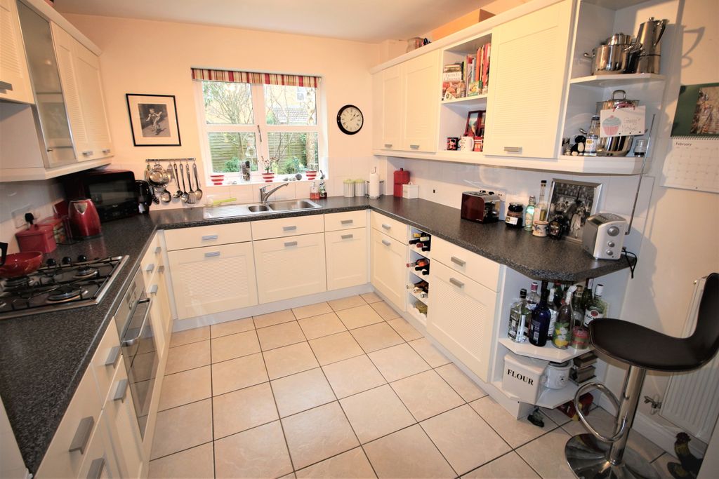 Property photo 3 of 15 Kitchen