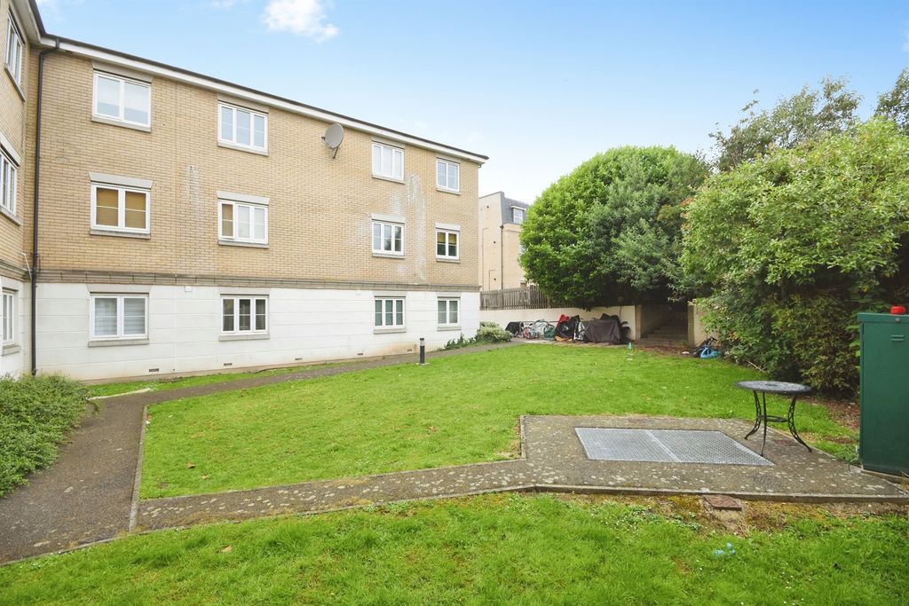Property photo 3 of 19