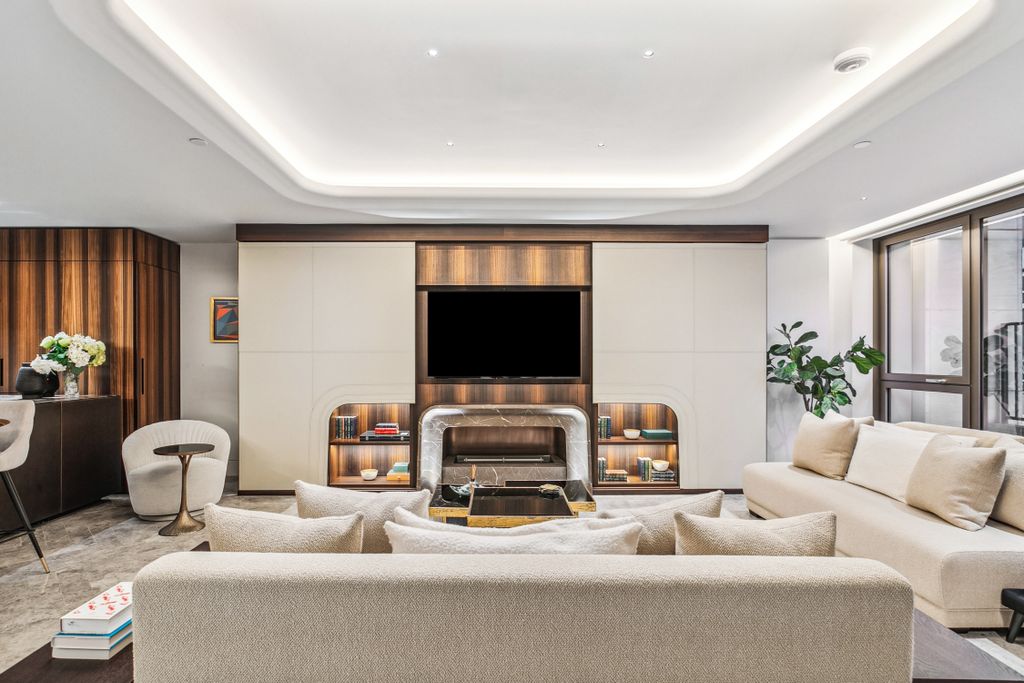 Property photo 2 of 24