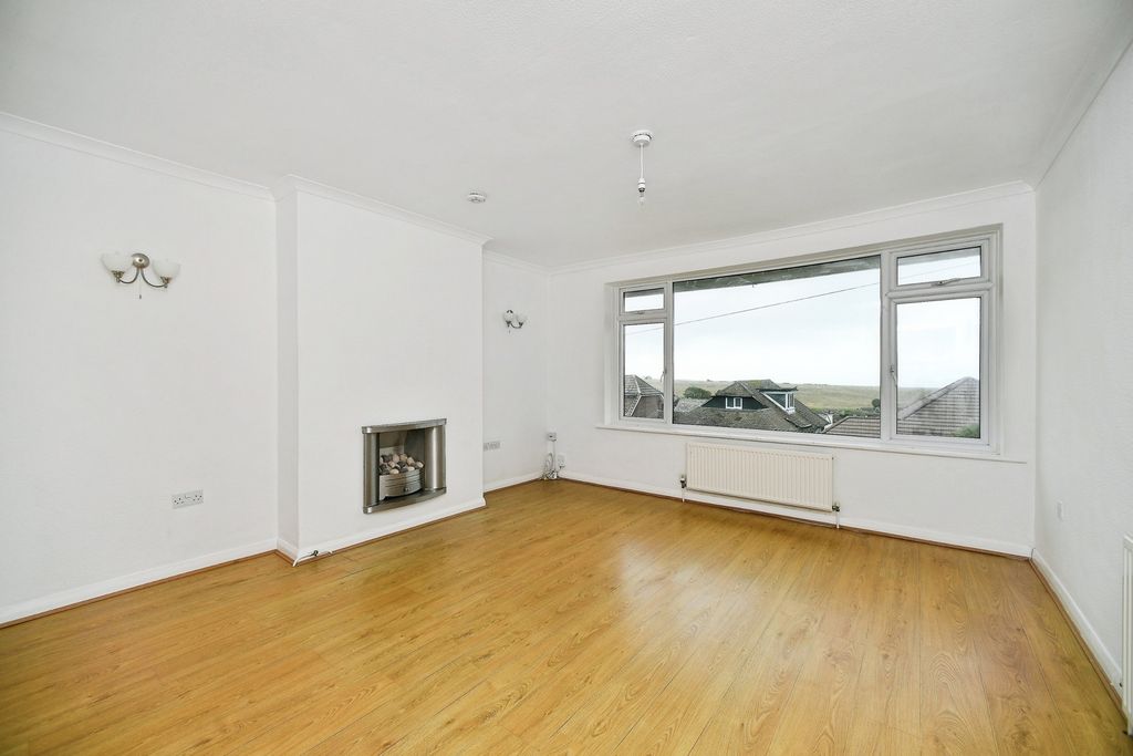 Property photo 3 of 25 Living Room