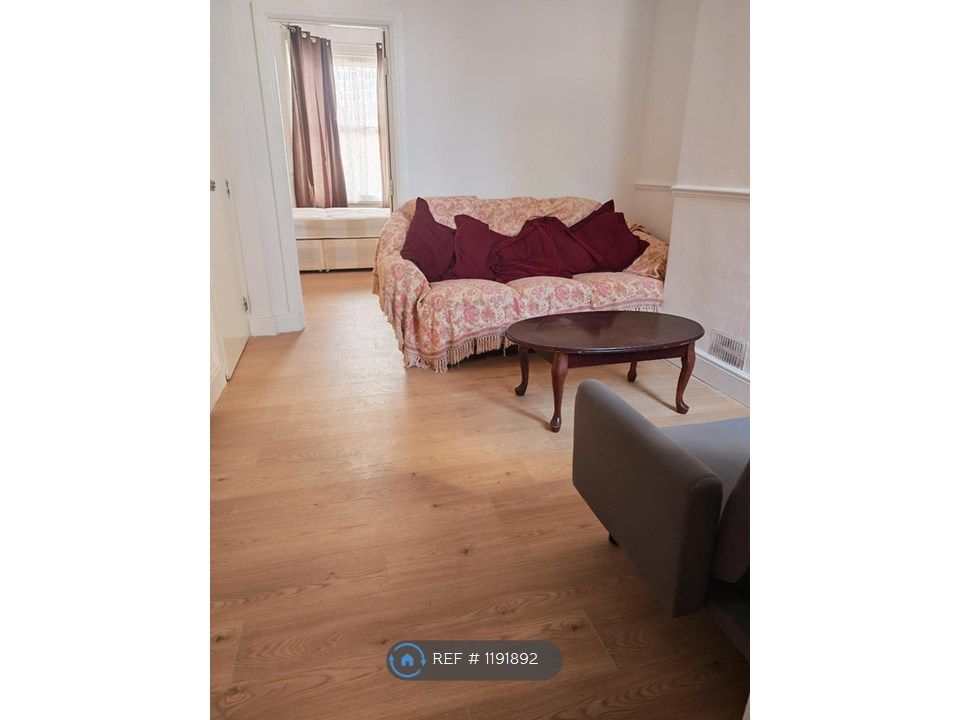 Property photo 3 of 6 Sitting Room / Lounge
