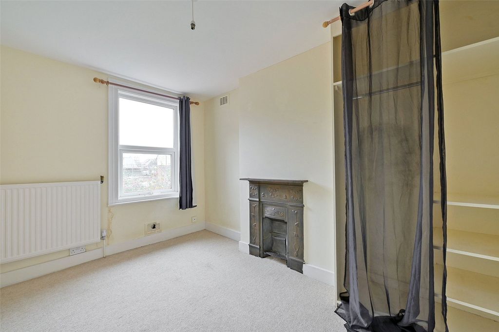 Property photo 3 of 11 Bedroom Three