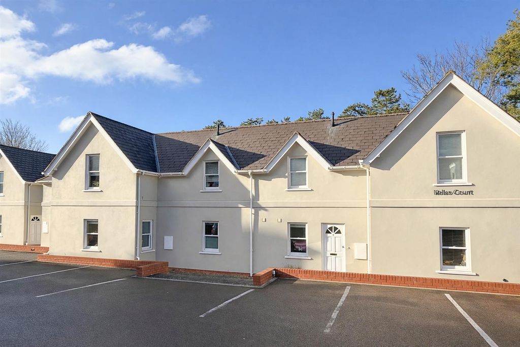 Property photo 1 of 6 Exterior