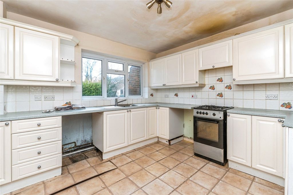 Property photo 2 of 19 Picture No. 28