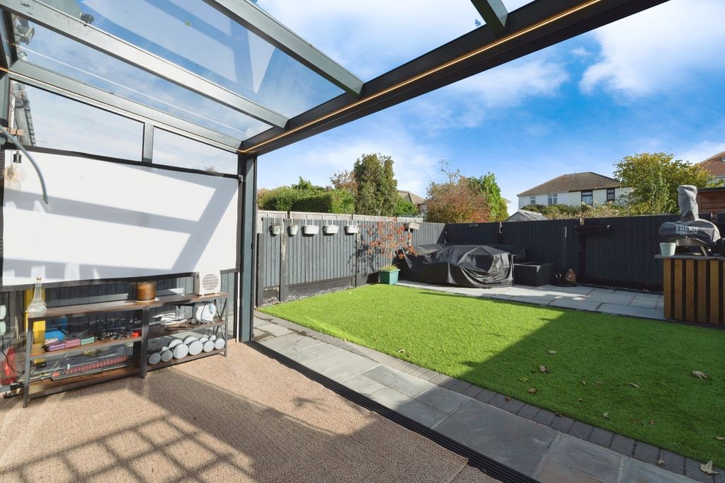 Property photo 3 of 17 Photo