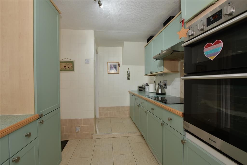 Property photo 2 of 16 Kitchen