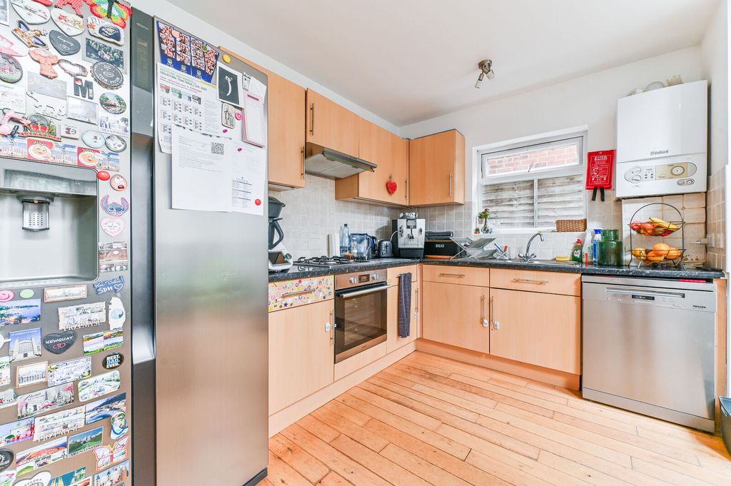 Property photo 2 of 9