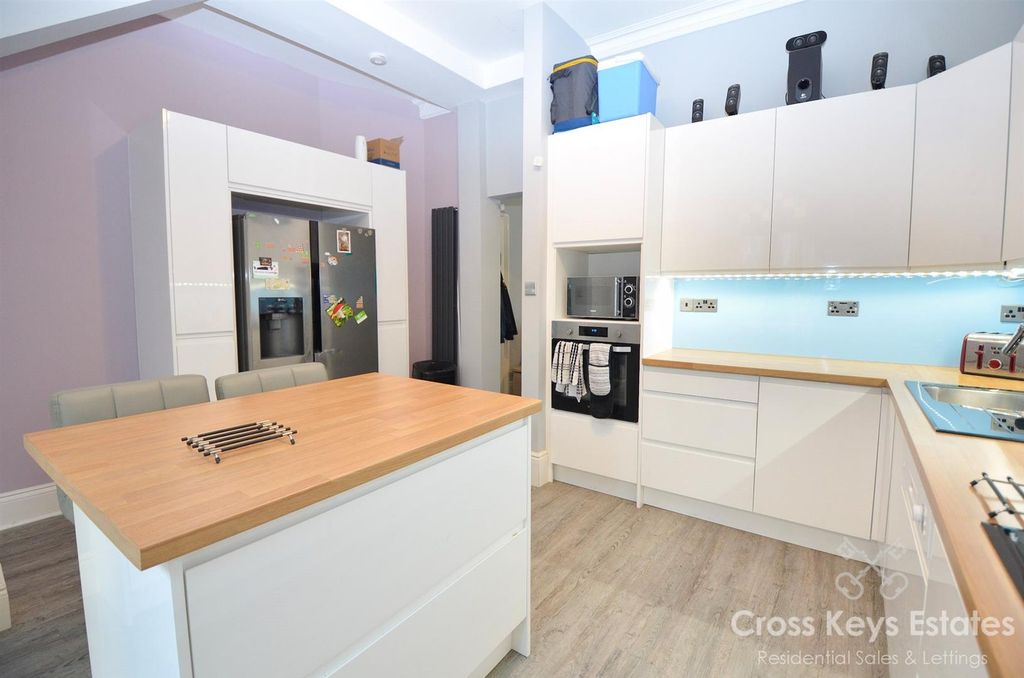 Property photo 2 of 21 Kitchen