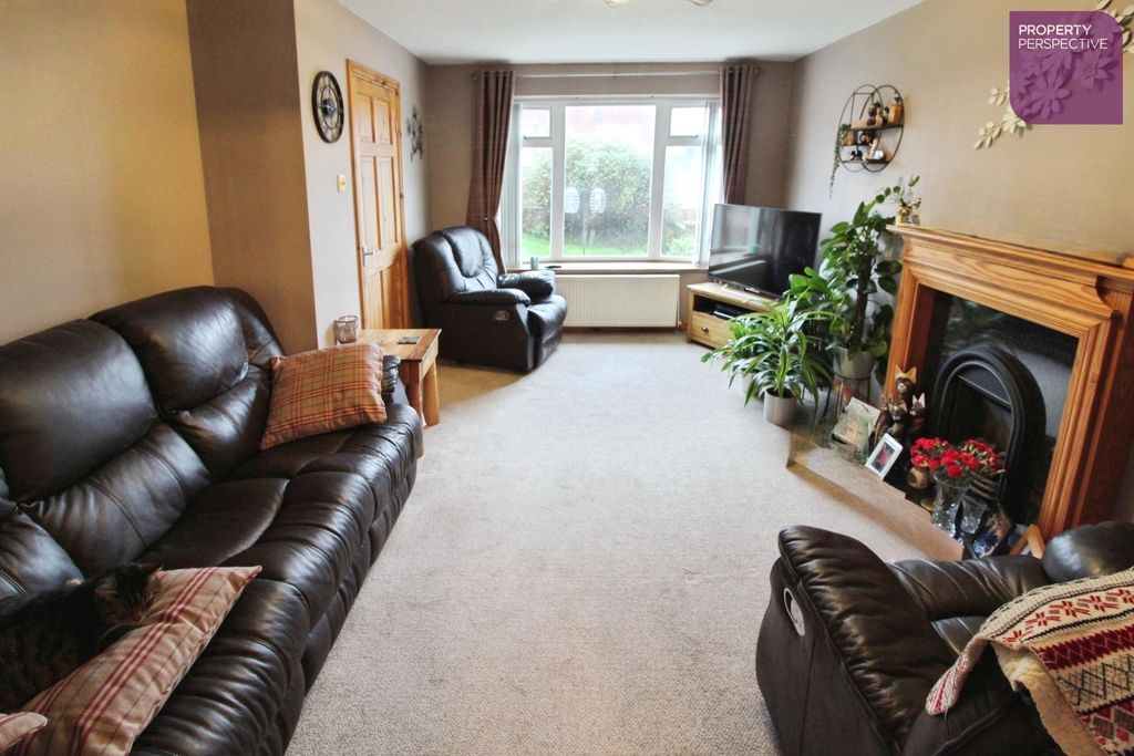 Property photo 2 of 10 Lounge