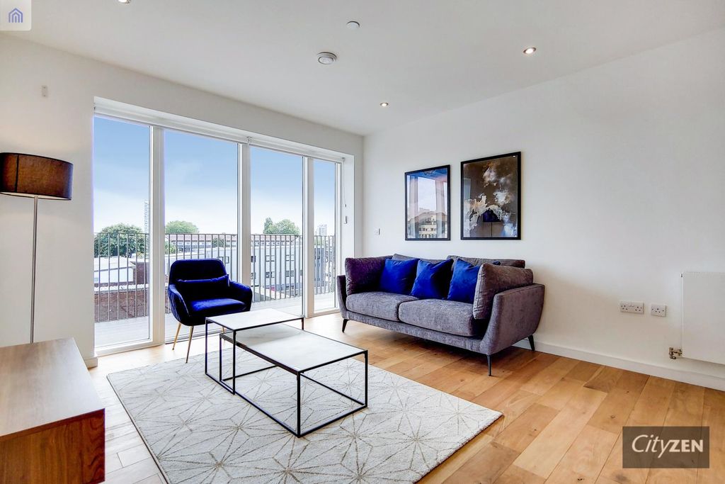 Property photo 1 of 14 Reception