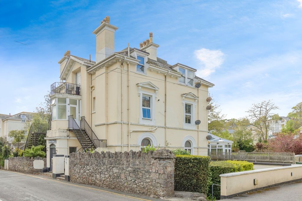 Property photo 1 of 17 Photo