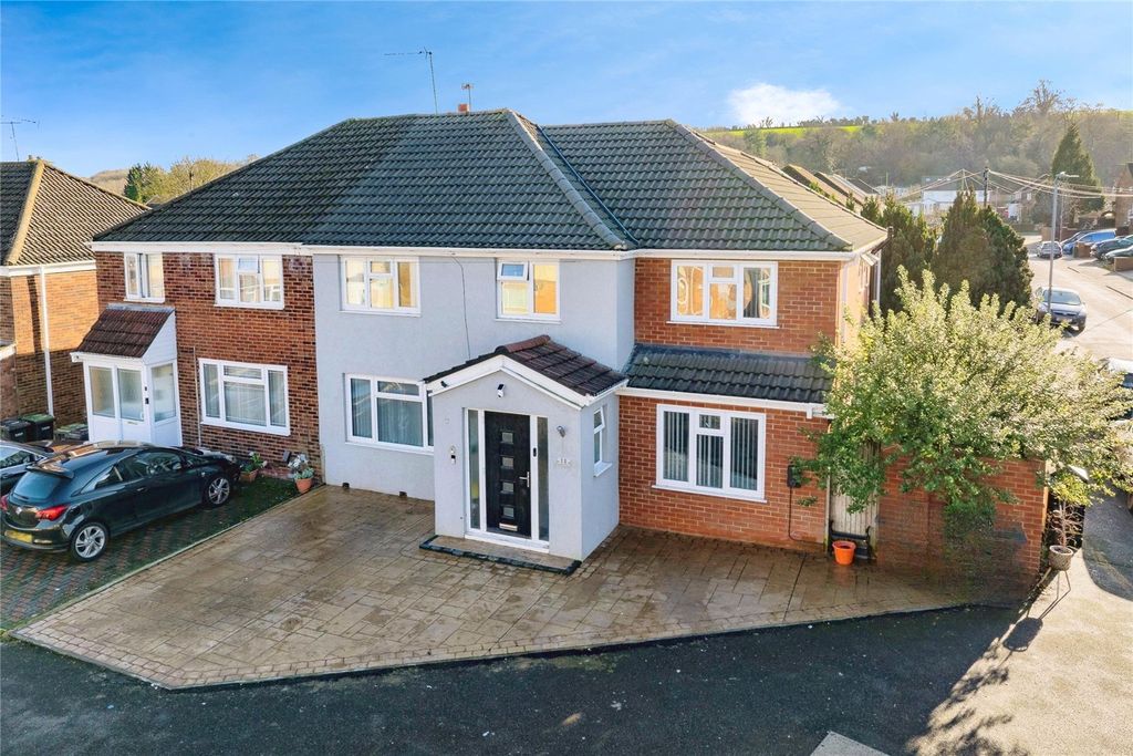 Property photo 1 of 21 Front