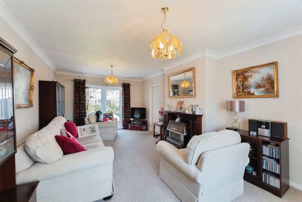 Property photo 2 of 14