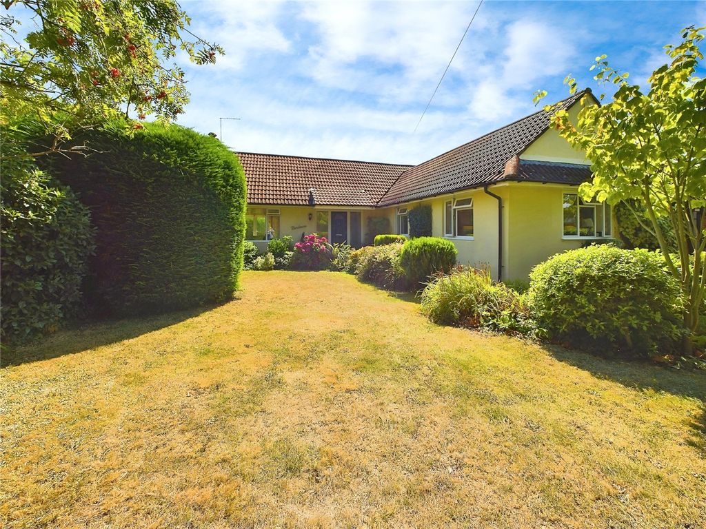 Property photo 2 of 22 Front Garden