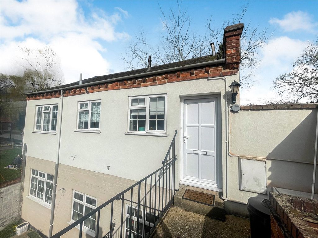 Property photo 1 of 11 Front