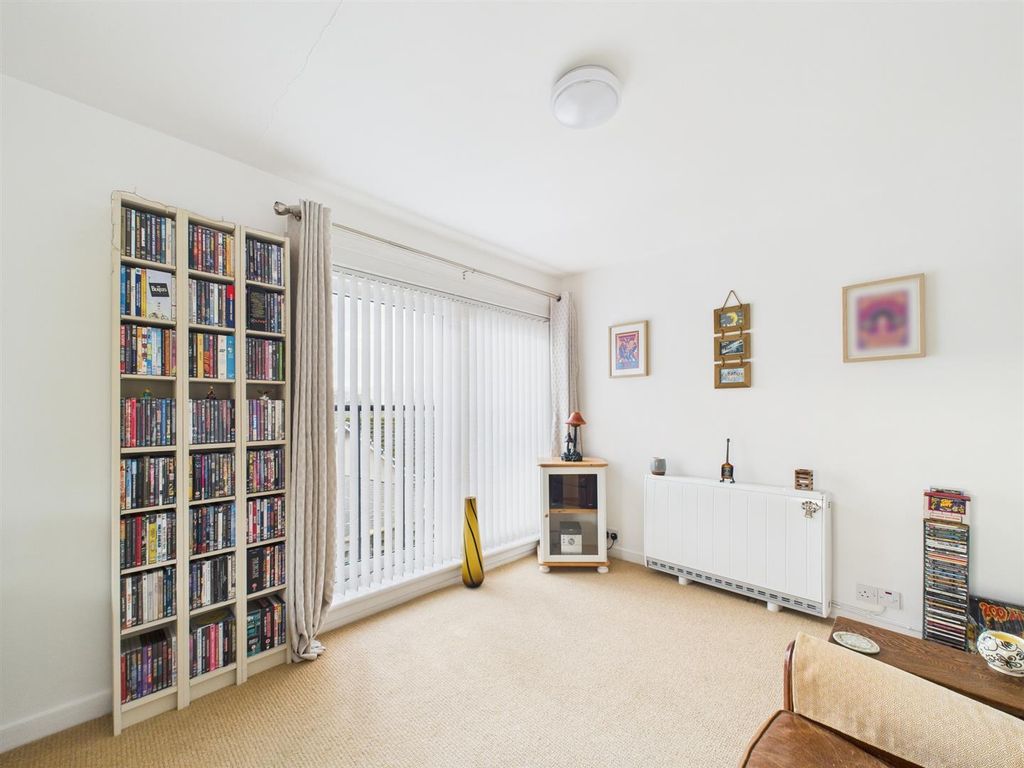 Property photo 3 of 14 Cam01486G0-Pr0924-Still010.Jpg