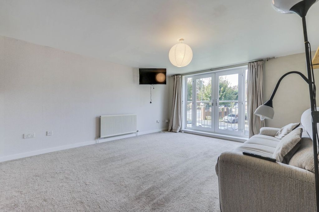 Property photo 2 of 14 Picture No. 04