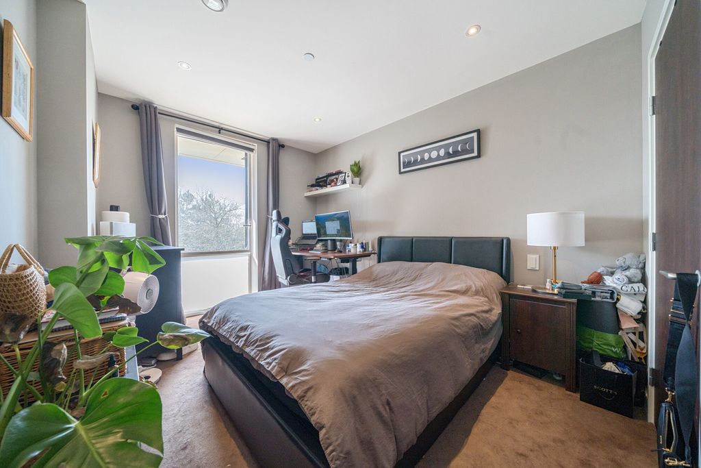 Property photo 3 of 21 Bedroom