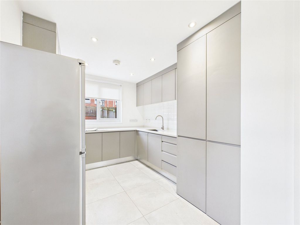 Property photo 3 of 23 Picture No. 16