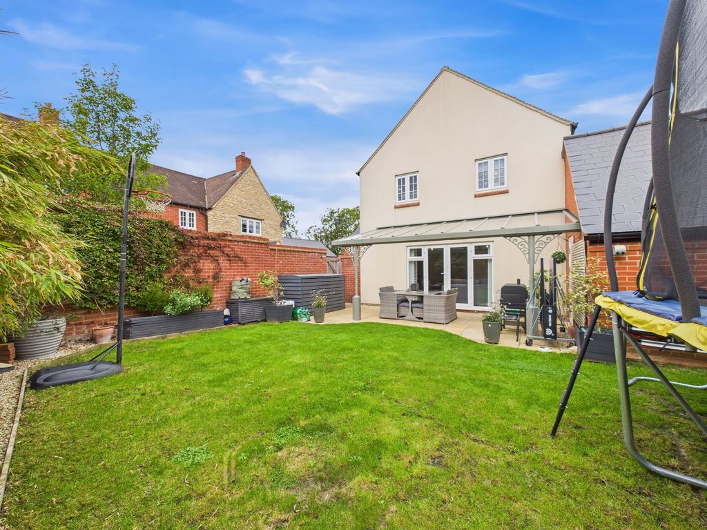 Property photo 2 of 31