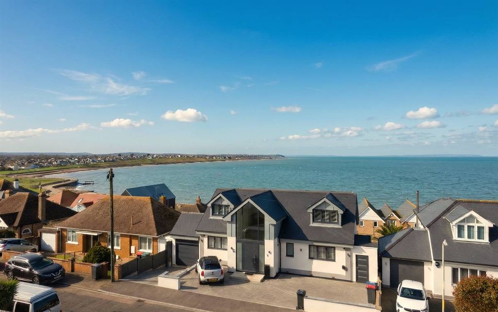 Property photo 2 of 36