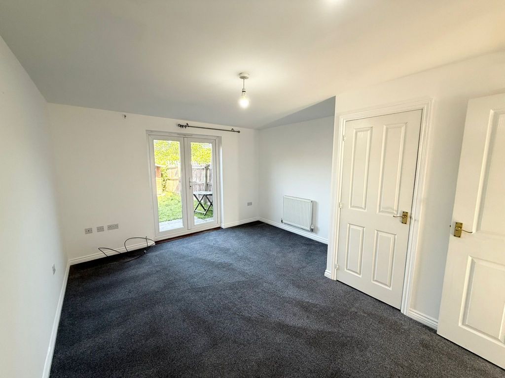 Property photo 1 of 15 2 Bed Terraced To Rent Charlotte Court, Swansea Sa1