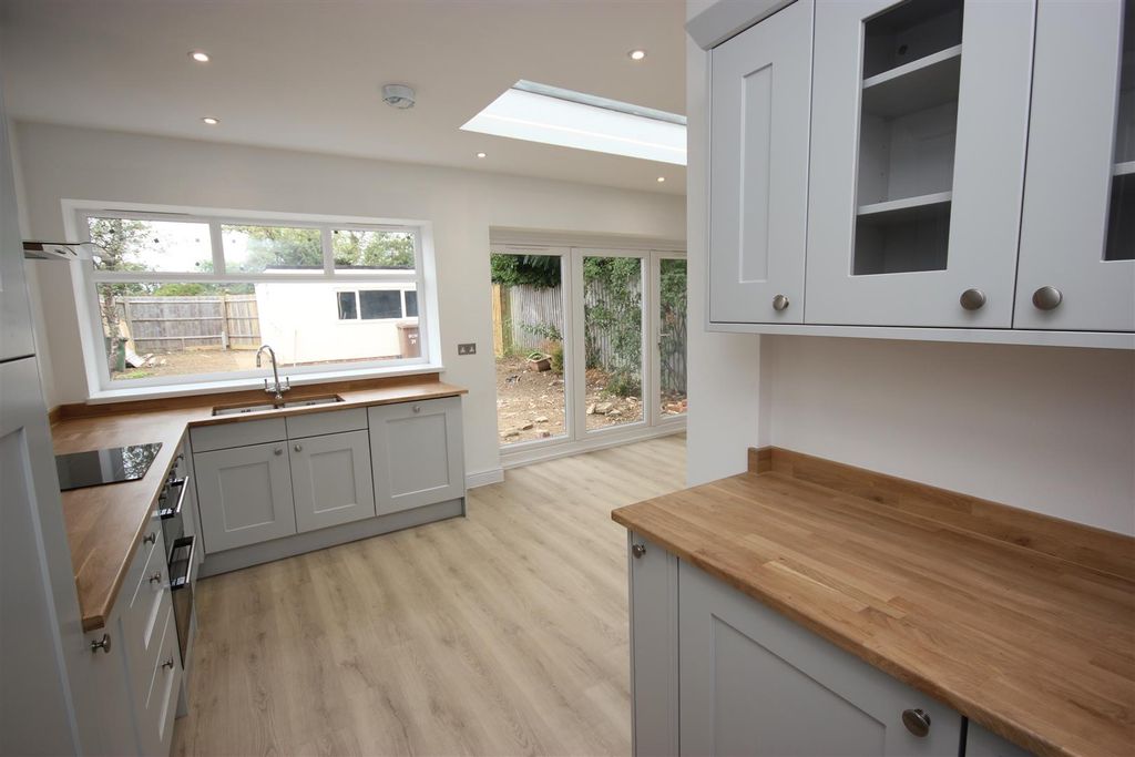 Property photo 1 of 19 Kitchen 2.Jpg