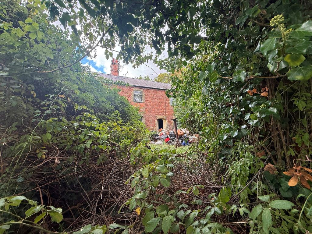 Property photo 1 of 2