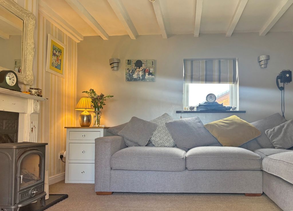 Property photo 3 of 21 Image 2