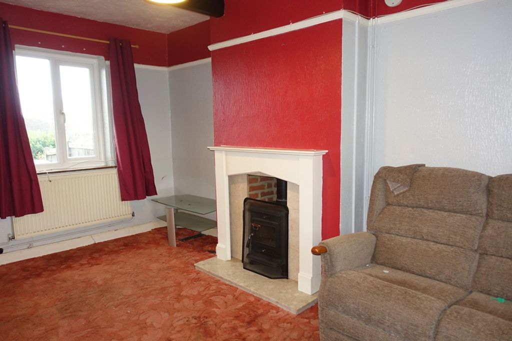 Property photo 2 of 18 Living Room
