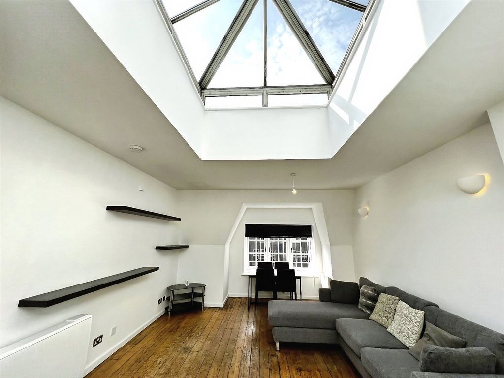 Property photo 3 of 11 Picture No. 15