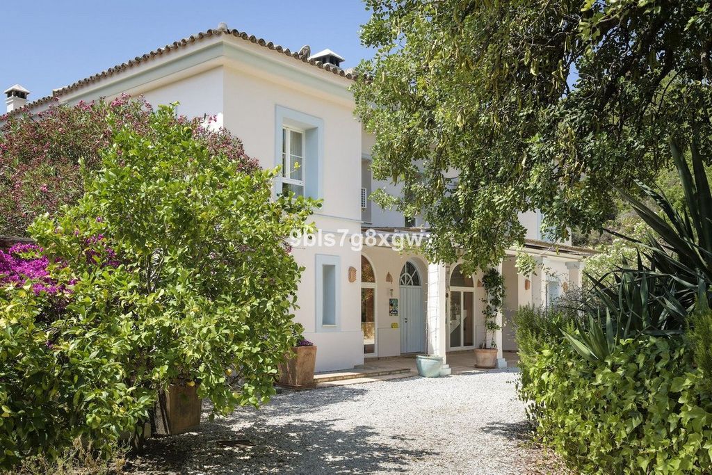 Property photo 1 of 40