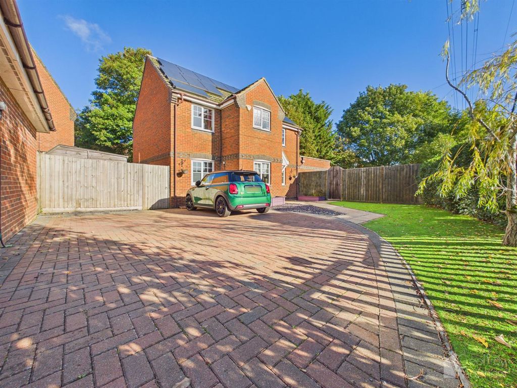 Property photo 1 of 44 Cam03652G0-Pr0012-Still003.Jpg