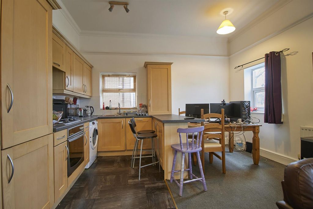 Property photo 2 of 10 Living Dining Kitchen To Rear