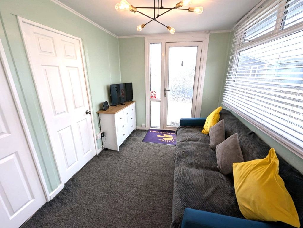 Property photo 2 of 9 Open Plan Lounge/Fitted Kitchen