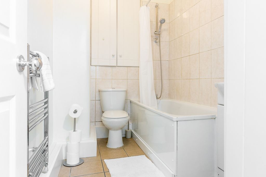 Property photo 2 of 28