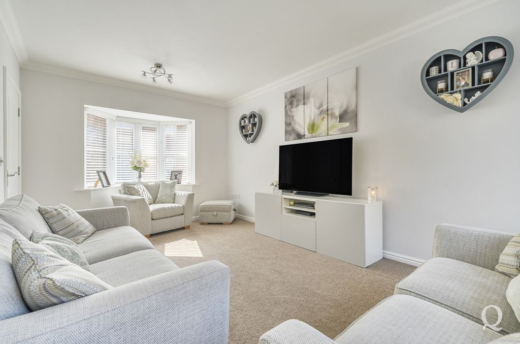 Property photo 2 of 27 c92449Bd-d1B4-4c8...