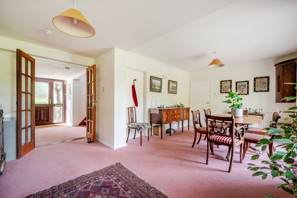Property photo 3 of 10 3