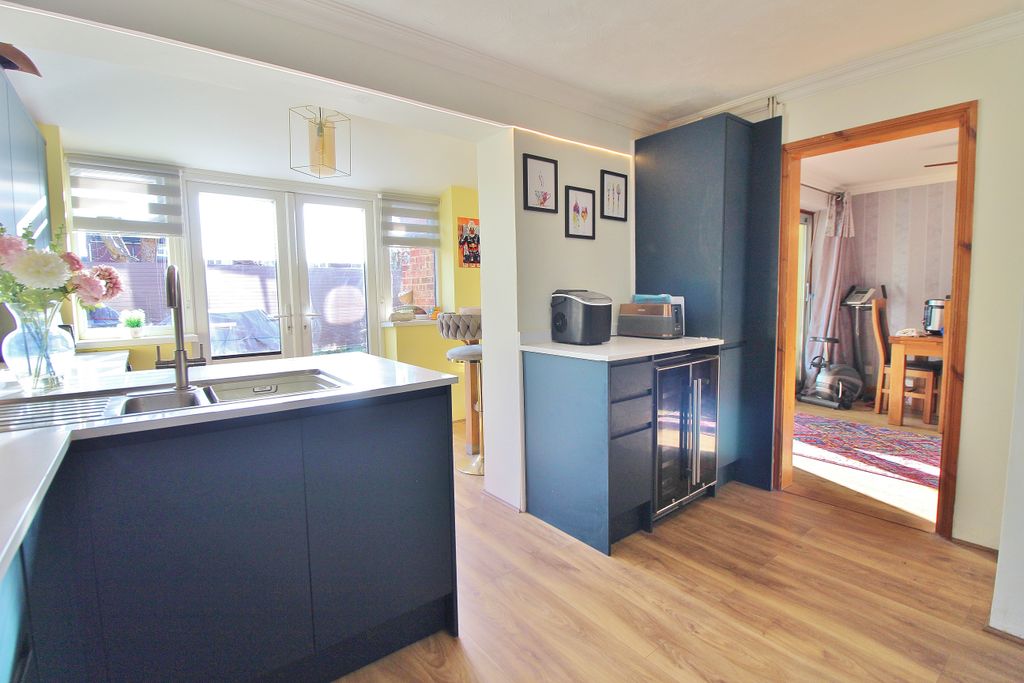 Property photo 2 of 22