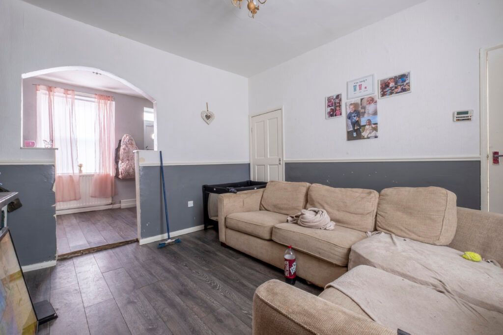 Property photo 2 of 17