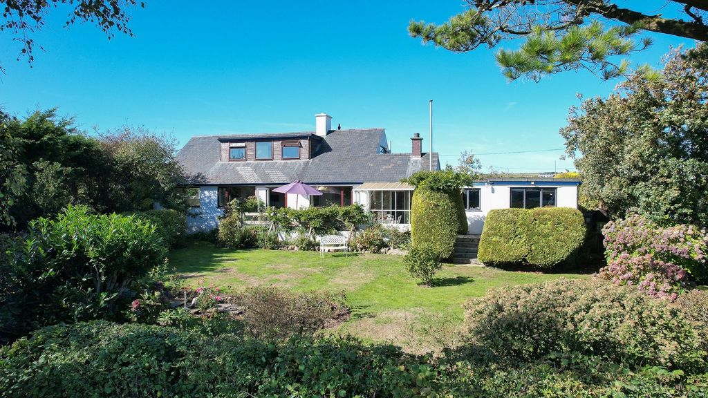 Property photo 1 of 32