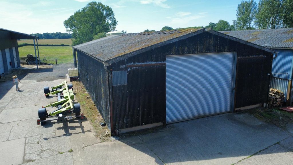 Property photo 1 of 4